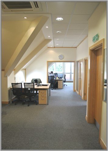 Portsmouth Rd, Esher à louer Photo intérieure– Image 1 sur 3