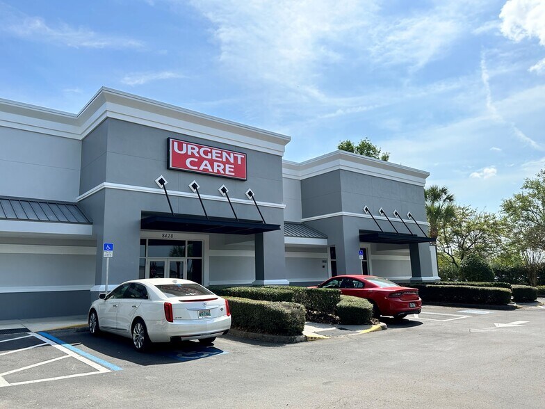 8416 Ridge Rd, New Port Richey, FL à louer - Photo de l’immeuble – Image 3 sur 5