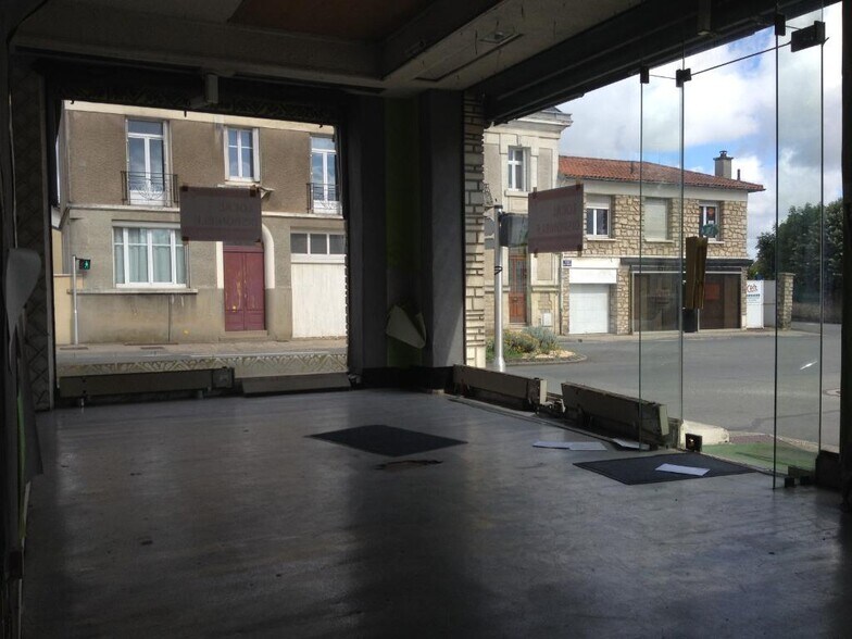 Local commercial dans Poitiers à louer - Photo de l’immeuble – Image 3 sur 4