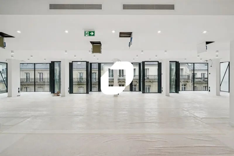 47 Rue De Ponthieu, Paris à louer Photo de l’immeuble– Image 1 sur 12