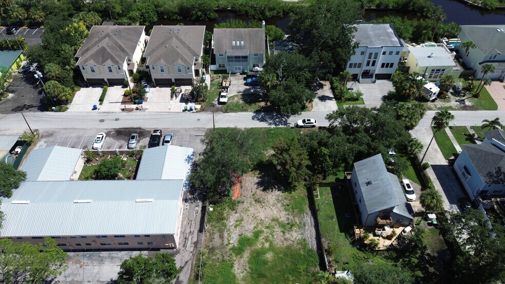 4813 W Flamingo Rd, Tampa, FL à vendre - Photo de l’immeuble – Image 2 sur 11