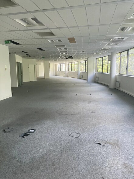 20 Rue Ampère, Massy à louer - Photo de l’immeuble – Image 3 sur 4