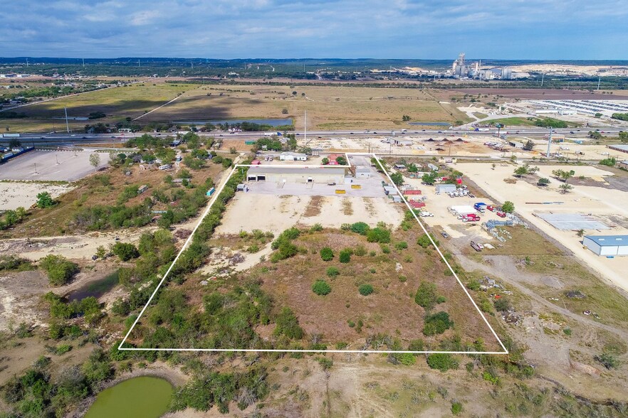 8163 Old Bastrop Rd, New Braunfels, TX à vendre - Photo de l’immeuble – Image 3 sur 29