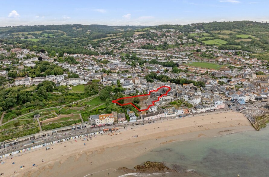 17 Broad Street, Lyme Regis à vendre - Aérien – Image 2 sur 4