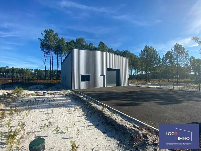 Local d'activités dans Landiras à vendre - Photo de l’immeuble – Image 2 sur 10