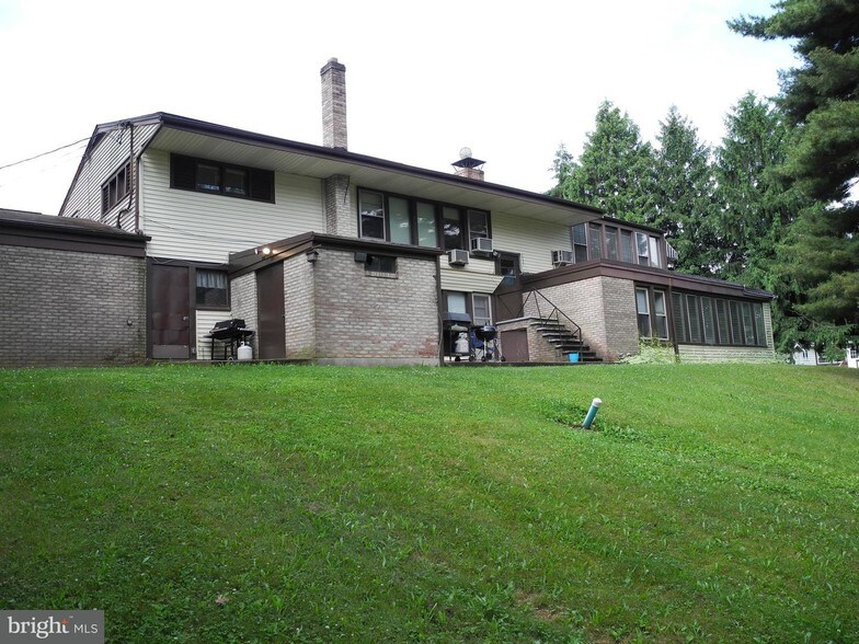 6000 Chambers Hill Rd, Harrisburg, PA à vendre - Photo de l’immeuble – Image 3 sur 10