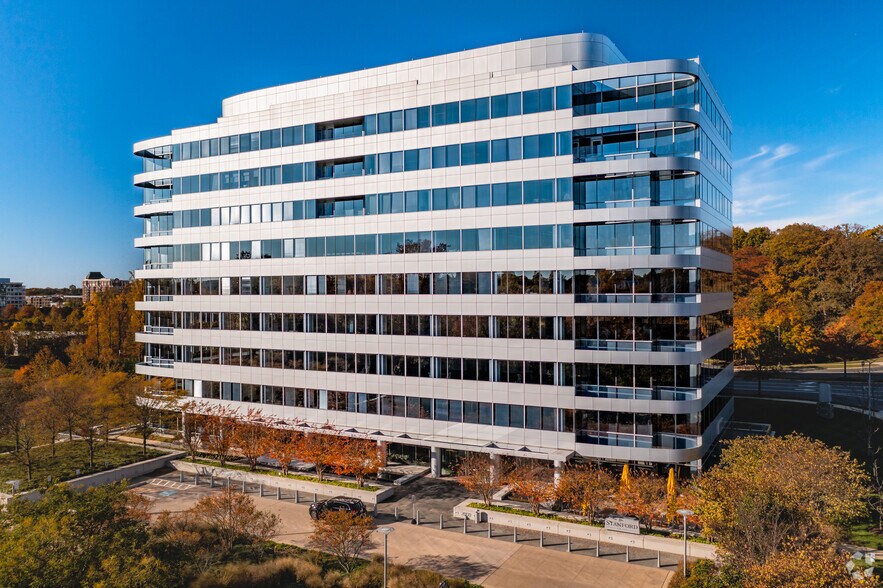 2000 Tower Oaks Blvd, Rockville, MD à louer - Photo de l’immeuble – Image 2 sur 18