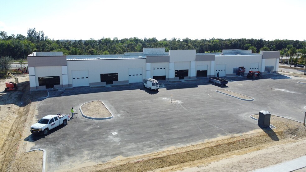 12271 Itec Park Dr, Fort Myers, FL à vendre - Photo de l’immeuble – Image 1 sur 13