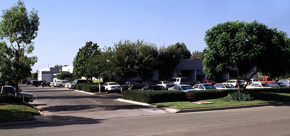 16601 Hale Ave, Irvine, CA à louer - Photo de l’immeuble – Image 2 sur 3