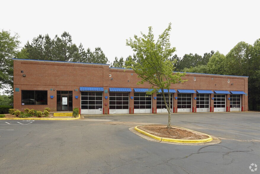360 Ashville Ave, Cary, NC à vendre - Photo principale – Image 1 sur 6