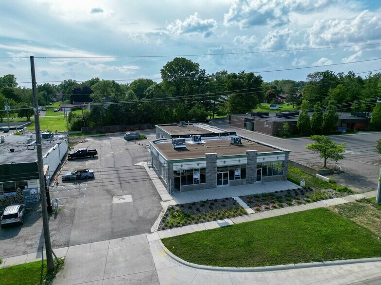 24281 Orchard Lake rd, Farmington Hills, MI à louer - Photo de l’immeuble – Image 2 sur 11