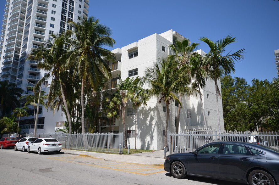 601 NE 22nd St, Miami, FL à vendre - Photo de l’immeuble – Image 3 sur 11