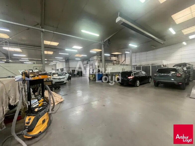 Local d’activités dans Blois à louer - Photo de l’immeuble – Image 2 sur 6