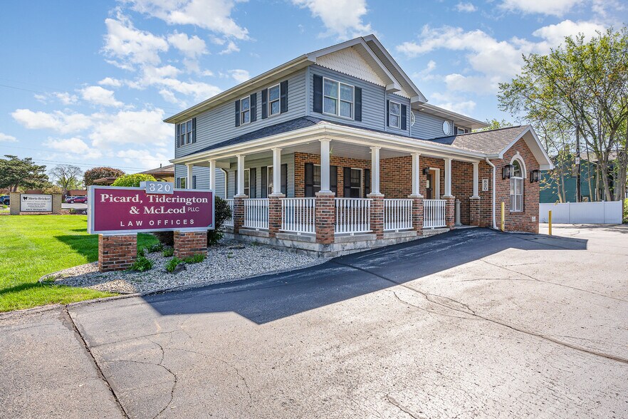 820 N Michigan Ave, Saginaw, MI à vendre - Photo de l’immeuble – Image 3 sur 30