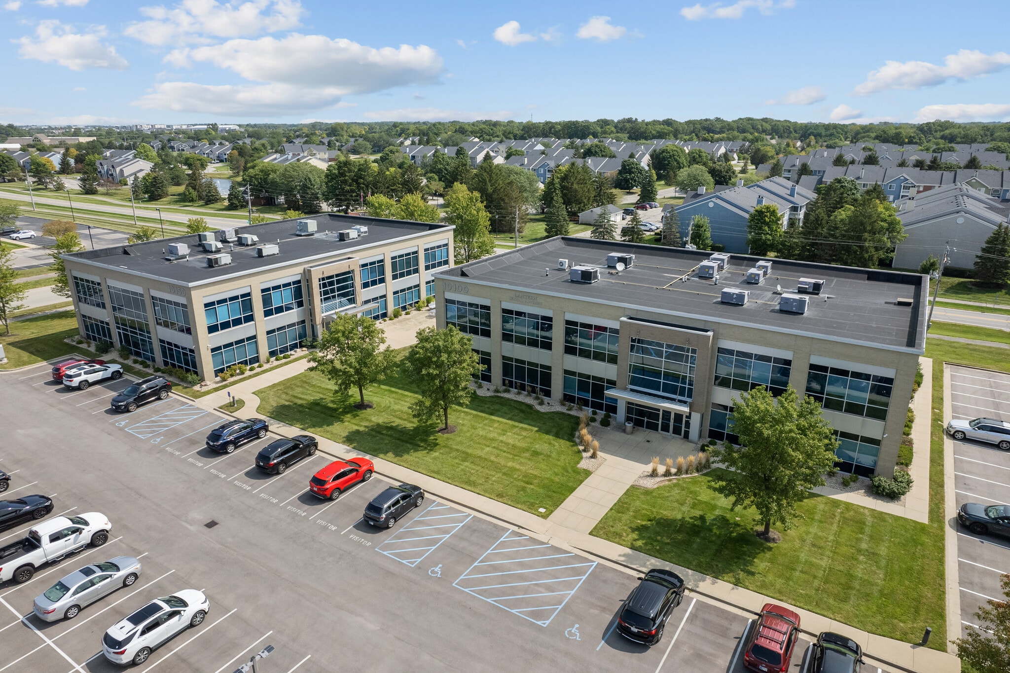 10100 Lantern Rd, Fishers, IN à louer Photo principale– Image 1 sur 5