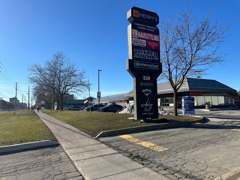 330 Steeles Ave W, Vaughan, ON à louer - Photo de l’immeuble – Image 3 sur 10