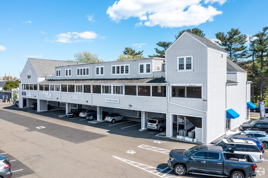 2000 Post Rd, Fairfield, CT à louer - Photo de l’immeuble – Image 3 sur 4