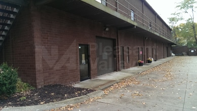 767 E Turkeyfoot Lake Rd, Akron, OH à louer Photo intérieure– Image 1 sur 2