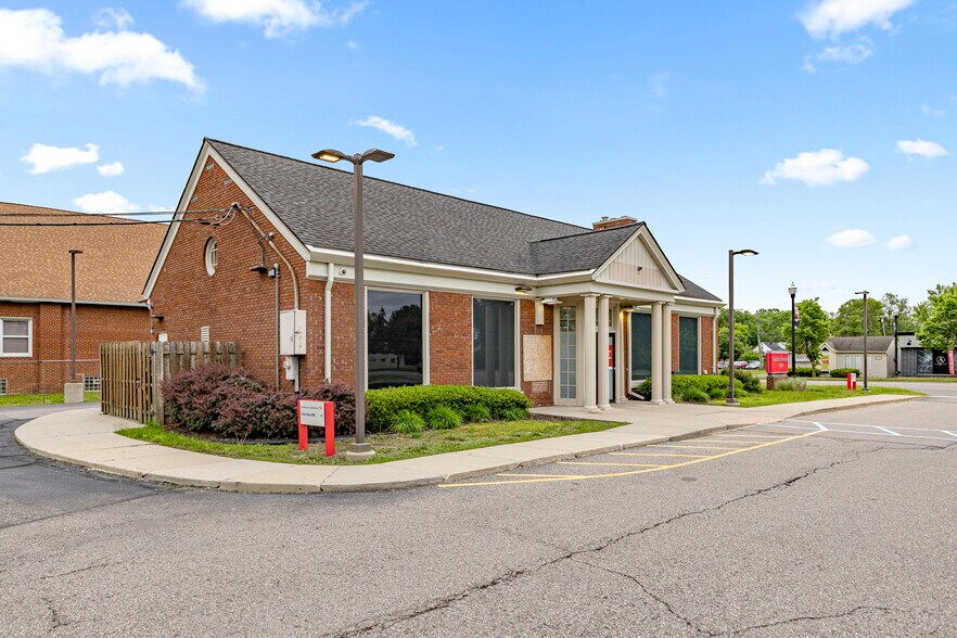 23700 Goddard Rd, Taylor, MI à louer - Photo de l’immeuble – Image 2 sur 58