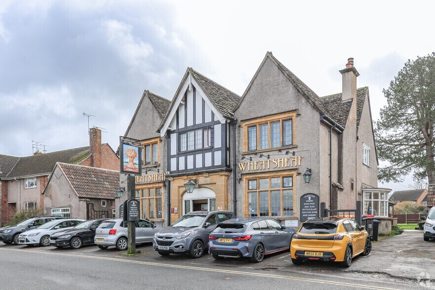 Chapel St, Thornbury à vendre - Photo de l’immeuble – Image 2 sur 10