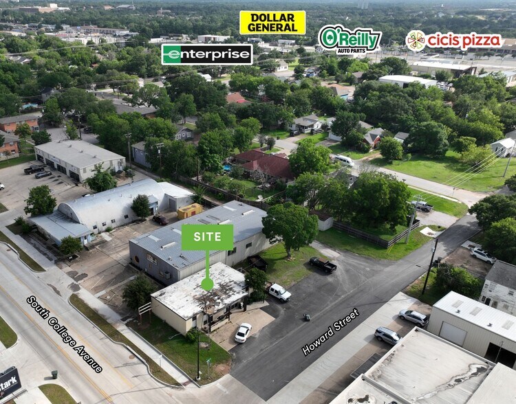 2117 S College Ave, Bryan, TX à louer - Photo de l’immeuble – Image 3 sur 4