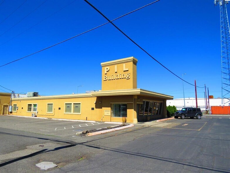 607 5th St, Prosser, WA à vendre - Photo principale – Image 1 sur 17