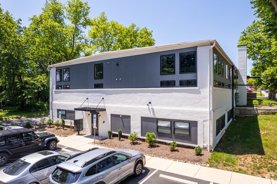 300 Penn St, Pennsburg, PA à vendre - Photo de l’immeuble – Image 2 sur 13