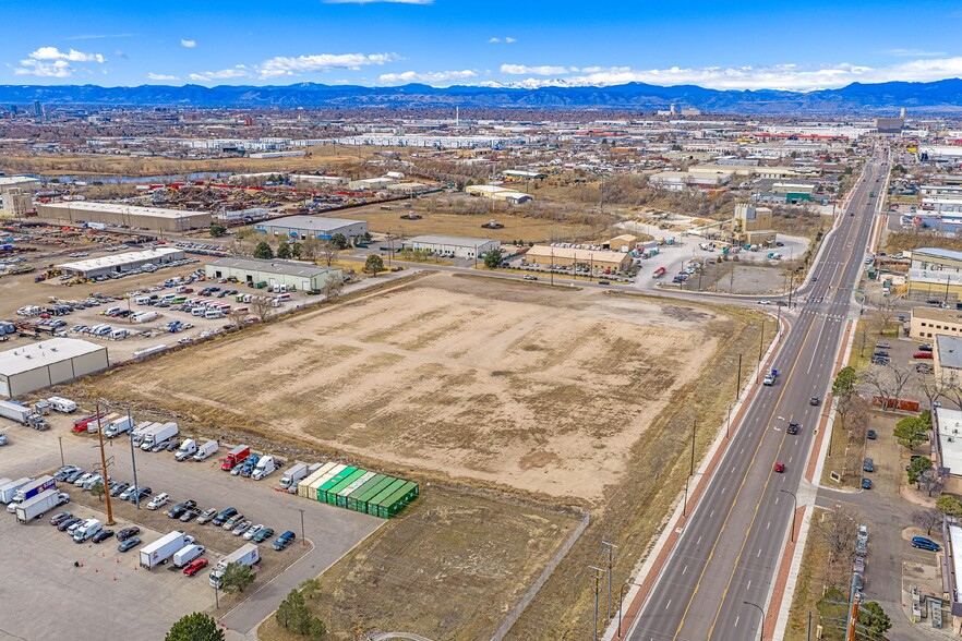 5680 Franklin Street, Denver, CO à louer - Photo principale – Image 1 sur 6