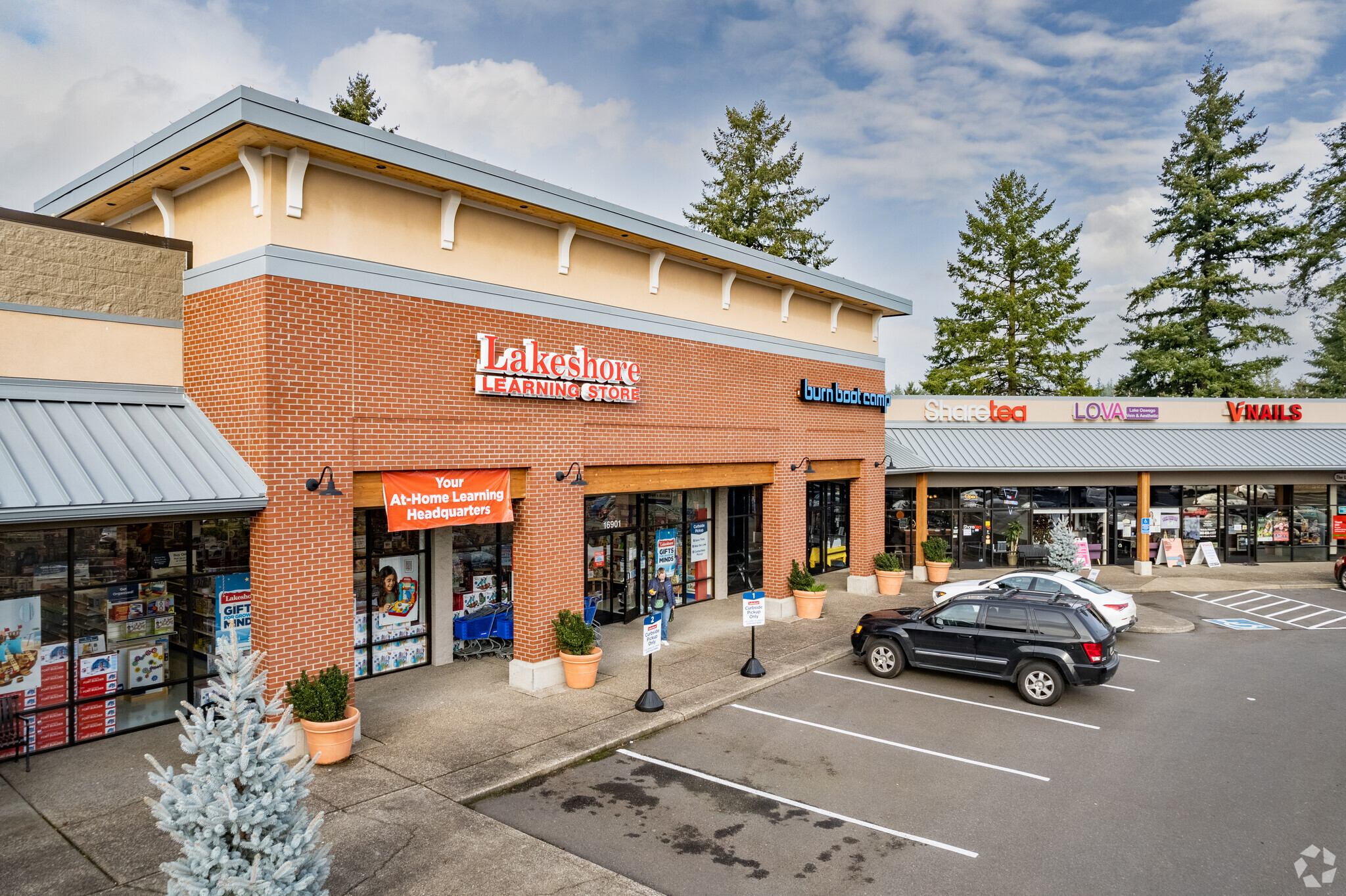 16829-16949 65th Ave, Lake Oswego, OR à louer Photo principale– Image 1 sur 6