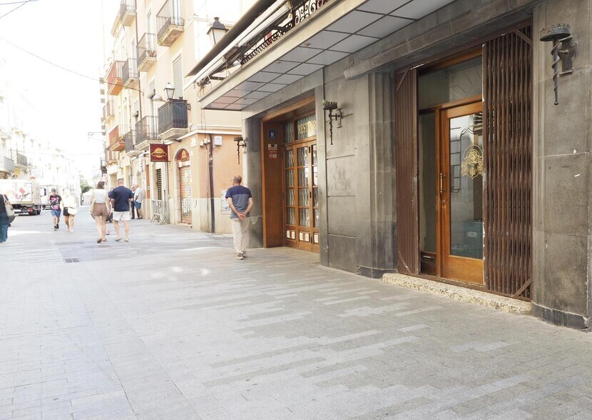 Local commercial dans Figueres, Gerona à louer - Photo intérieure – Image 1 sur 1