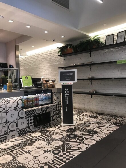 1012 W Randolph St, Chicago, IL à vendre - Photo de l’immeuble – Image 2 sur 14