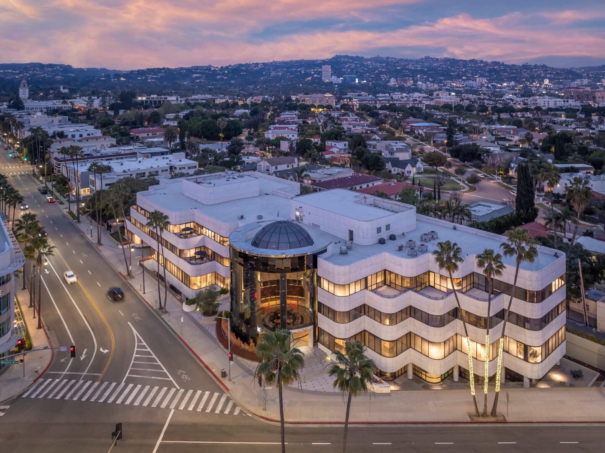 100 N Crescent Dr, Beverly Hills, CA à louer Photo de l’immeuble– Image 1 sur 6