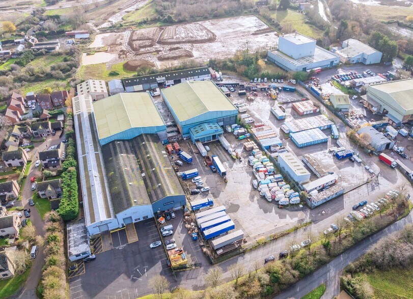 Thornhill Industrial Estate portefeuille de 2 biens à vendre sur LoopNet.fr - Aérien – Image 2 sur 12