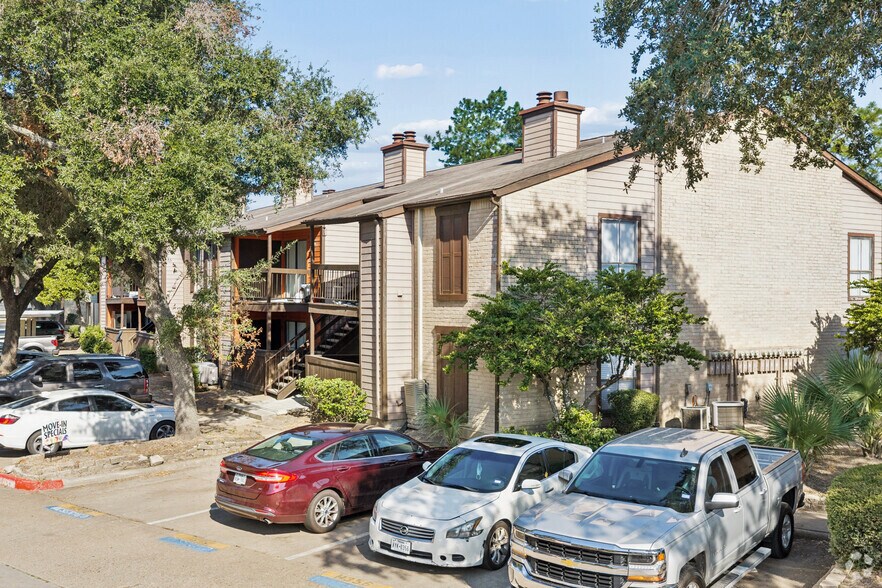 3131 Hayes Rd, Houston, TX à vendre - Photo principale – Image 1 sur 39