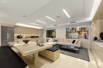 9952 Santa Monica Blvd, Beverly Hills, CA à louer Photo intérieure– Image 2 sur 8