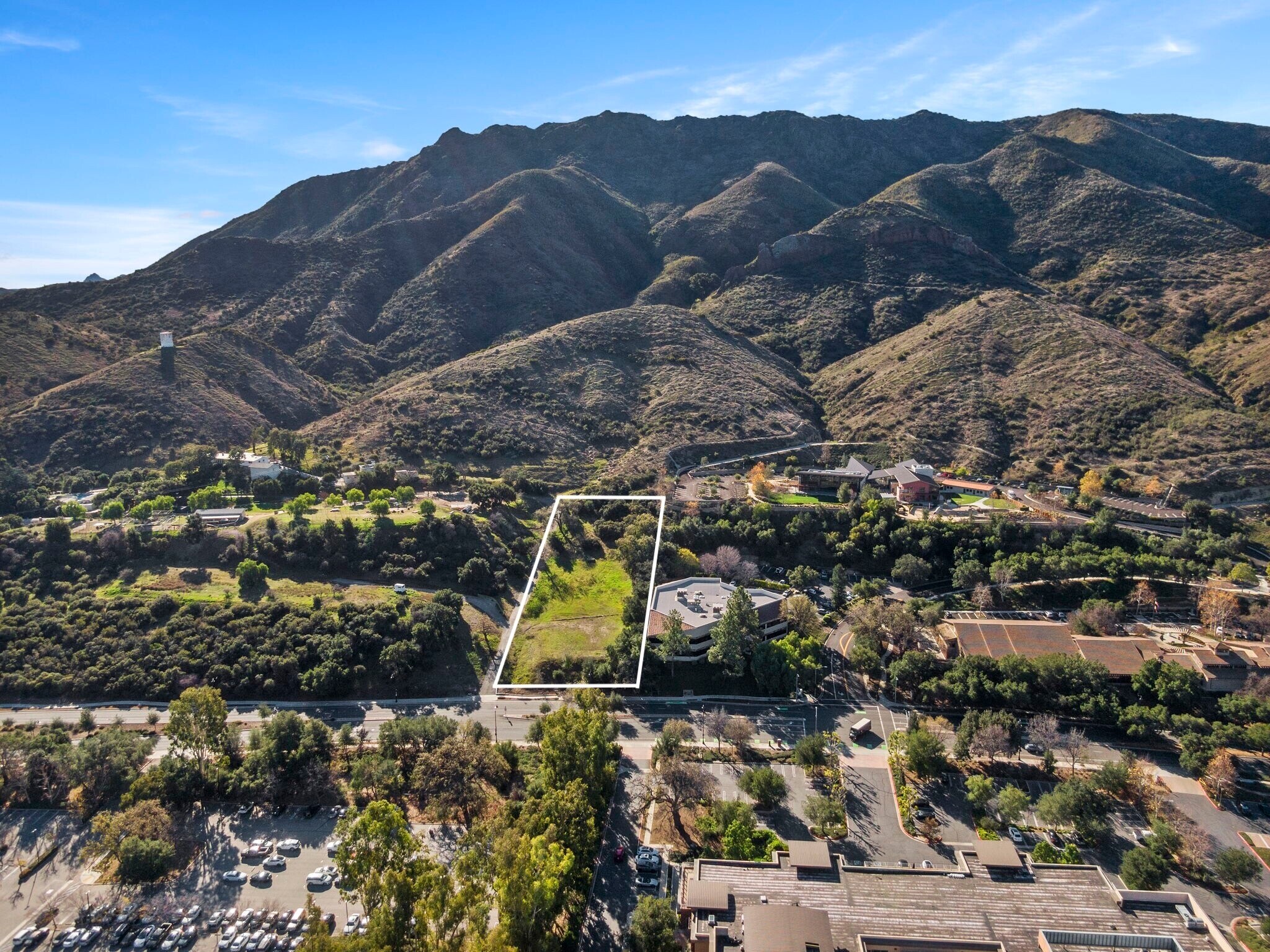 29760 Agoura Rd, Agoura Hills, CA à vendre Photo de l’immeuble– Image 1 sur 3