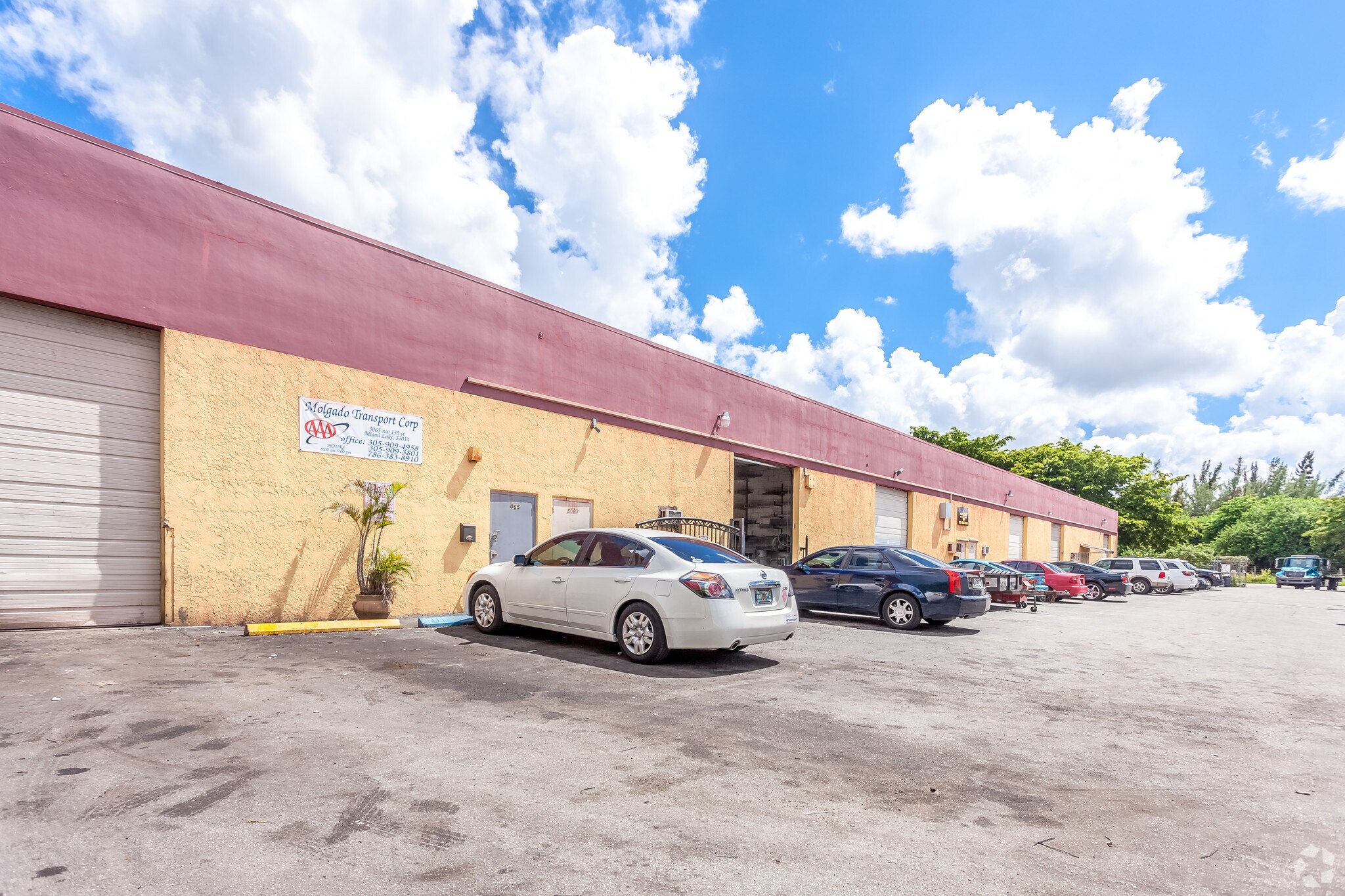 5055-5065 NW 159th St, Miami Lakes, FL à louer Photo principale– Image 1 sur 7