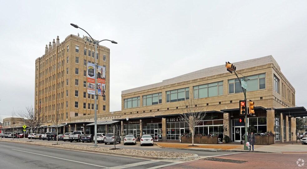 300-308 W Jefferson Blvd, Dallas, TX à louer - Photo de l’immeuble – Image 2 sur 3