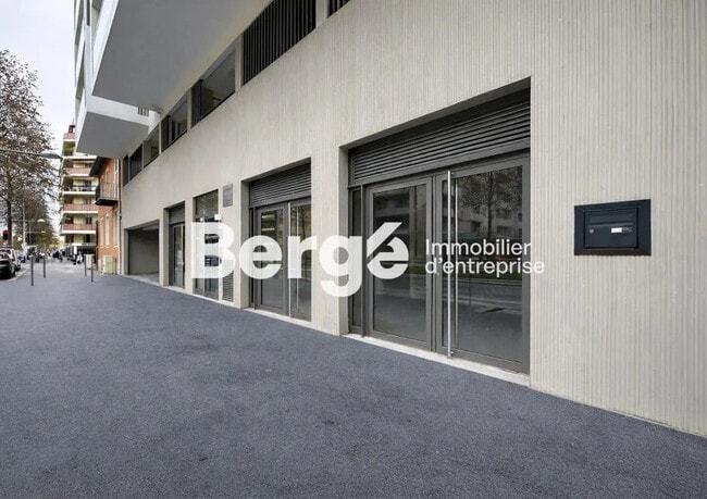 Plus de détails pour Local commercial à louer