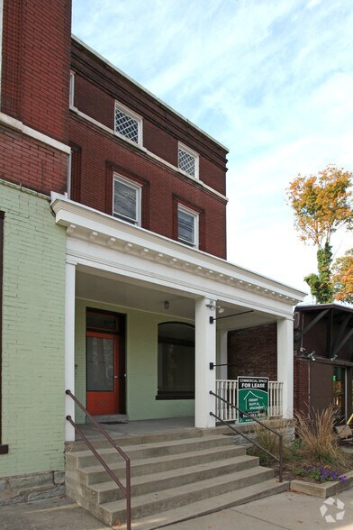 1760 Frankfort Ave, Louisville, KY à louer - Photo de l’immeuble – Image 2 sur 4