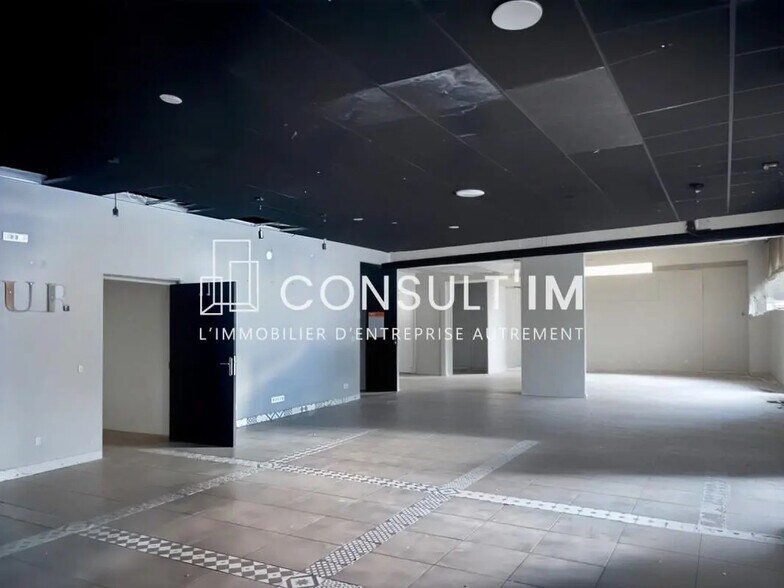 Local commercial dans Nanterre à louer - Photo de l’immeuble – Image 2 sur 6