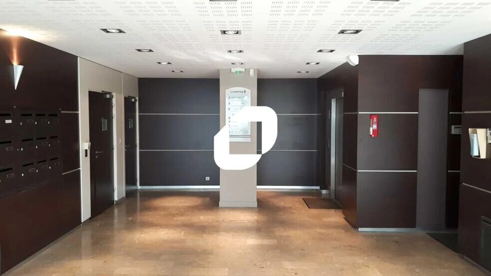 16-18 Rue Nicolas Appert, Lognes à louer - Hall d’entrée – Image 2 sur 7