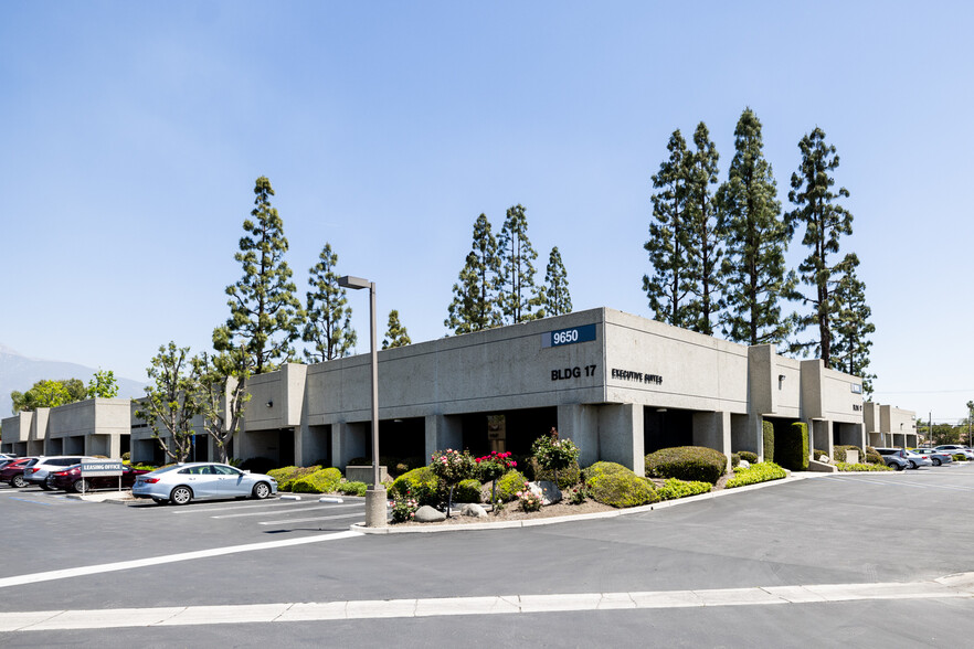 9567 Arrow Route, Rancho Cucamonga, CA à louer - Photo de l’immeuble – Image 1 sur 6