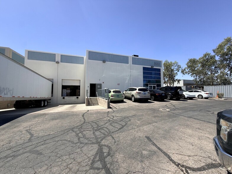 365 E Arby Ave, Las Vegas, NV à louer - Photo de l’immeuble – Image 2 sur 3
