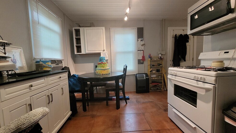 108 Hood St, Rockport, TX à vendre - Photo de l’immeuble – Image 2 sur 19