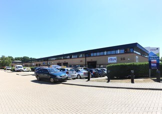 Plus de détails pour Newton Rd, Crawley - Industriel/Logistique à louer