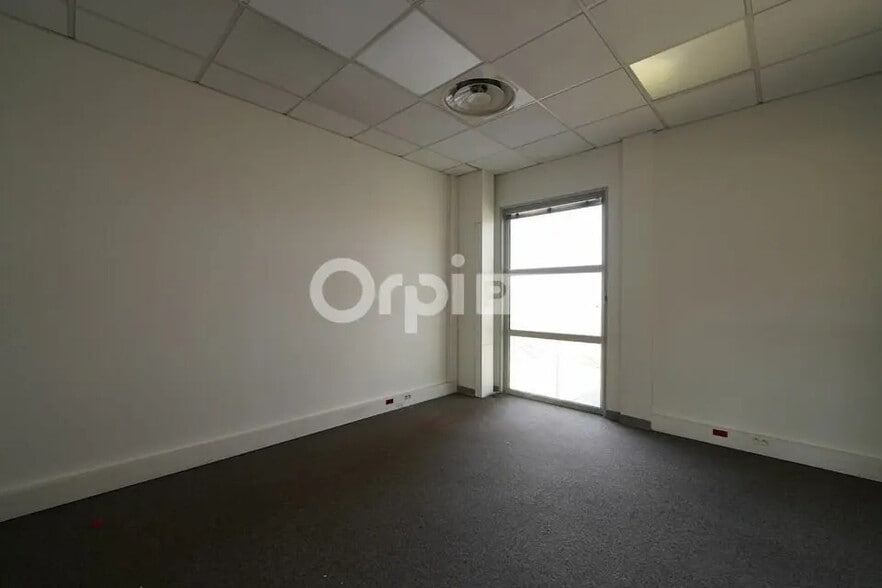 Bureau dans OULLINS-PIERRE-BÉNITE à vendre - Photo de l’immeuble – Image 2 sur 12