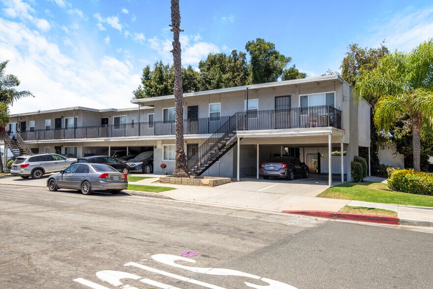 12003 Berendo Ave, Los Angeles, CA à vendre - Photo de l’immeuble – Image 1 sur 9
