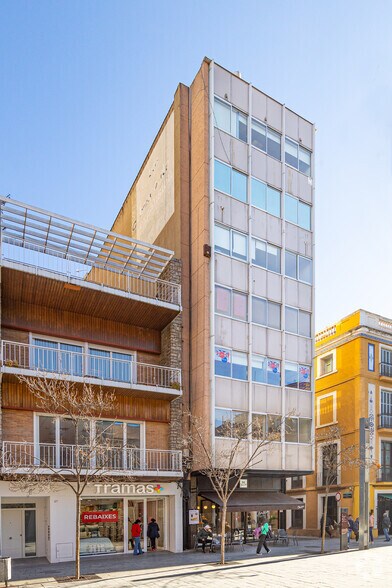 Bureau dans Granollers, Barcelona à louer - Photo de l’immeuble – Image 2 sur 3