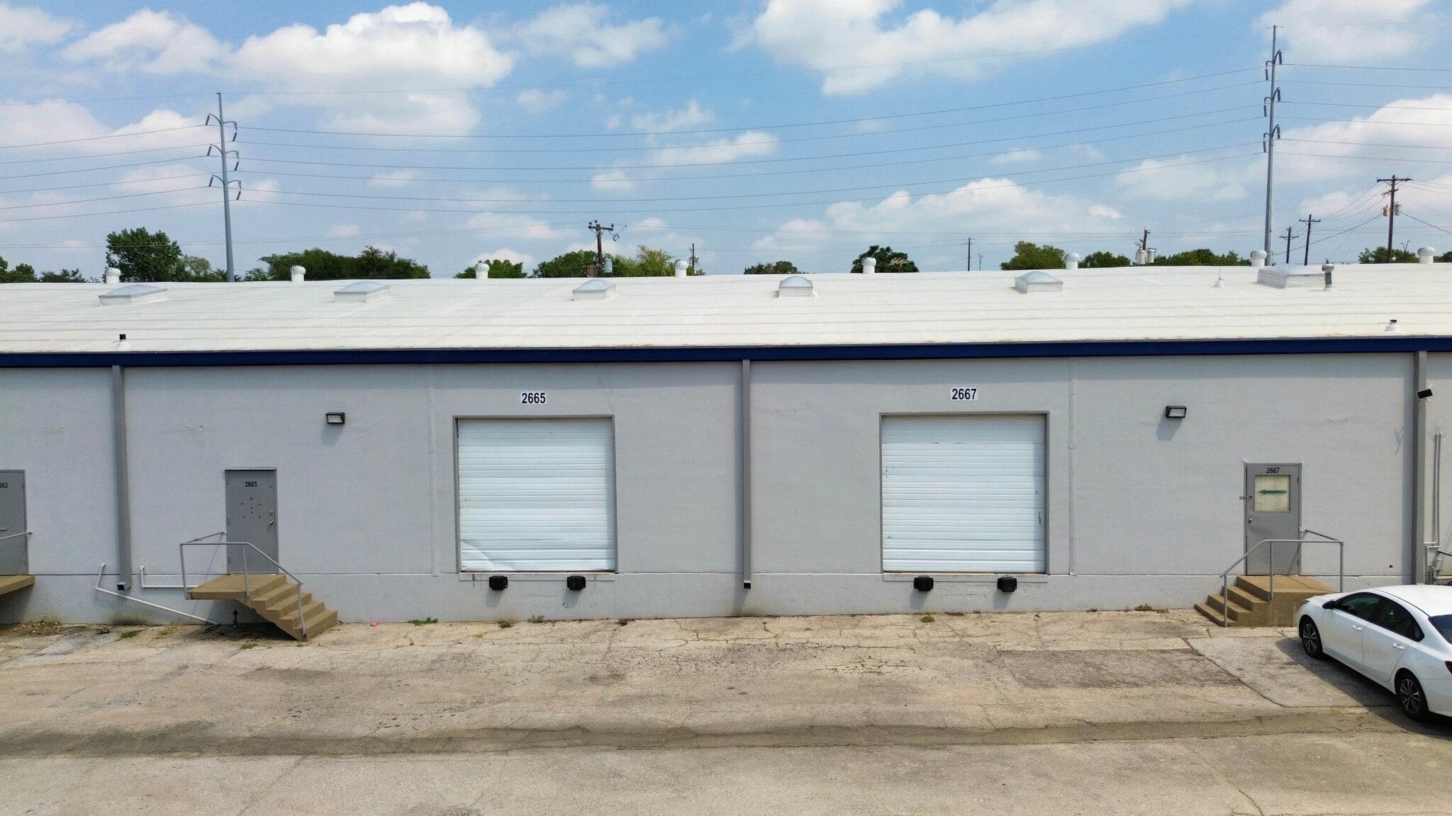 2661-2669 Ludelle St, Fort Worth, TX à louer Photo de l’immeuble– Image 1 sur 2